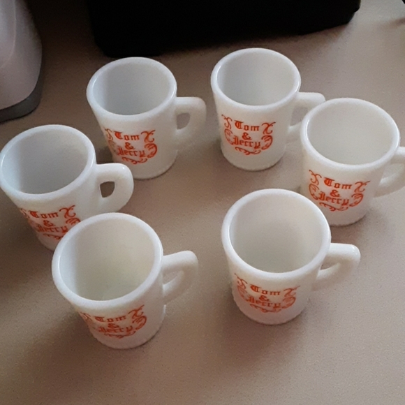6 Tom and Jerry mugs. Selling as set - Picture 2 of 4
